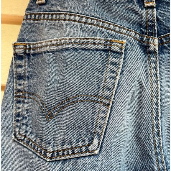 Levi’s blue long shorts, distressed, side blue streak, zip fly closure,W29L34 - Picture 11 of 12